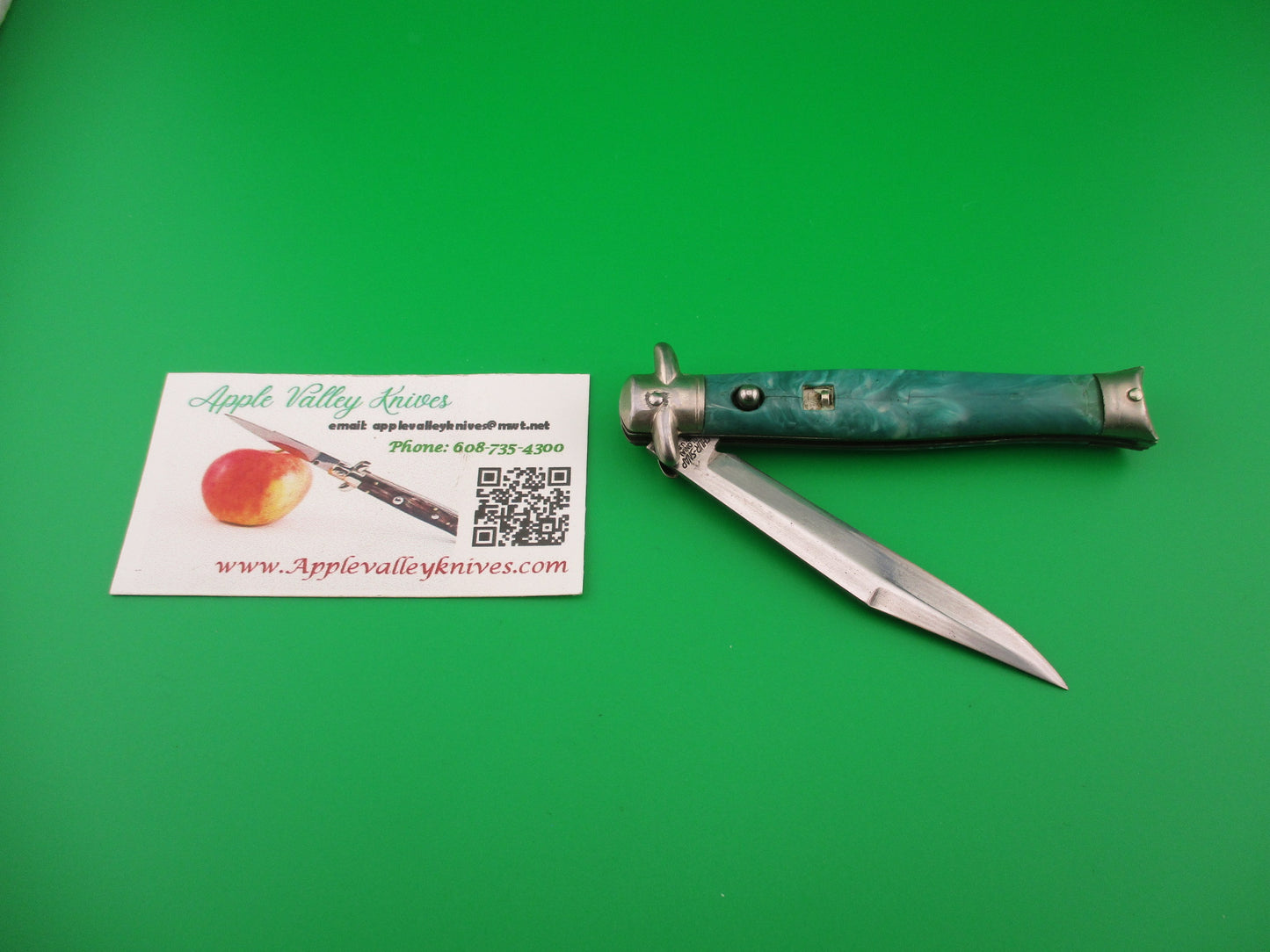 COLONIAL SHUR SNAP Bowtie 3rd Gen Rare GREEN Vintage bowtie switchblade