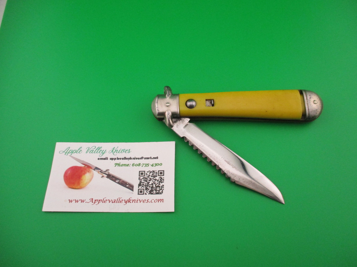COLONIAL SHUR-SNAP Jumbo Jack #3301S Yellow vintage 1950s switchblade knife
