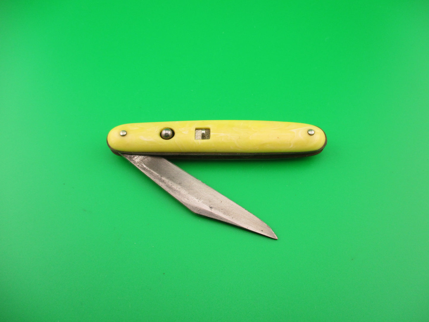 Colonial SHUR-SNAP Cigar Jack 2nd Gen Yellow saber clip blade early knife