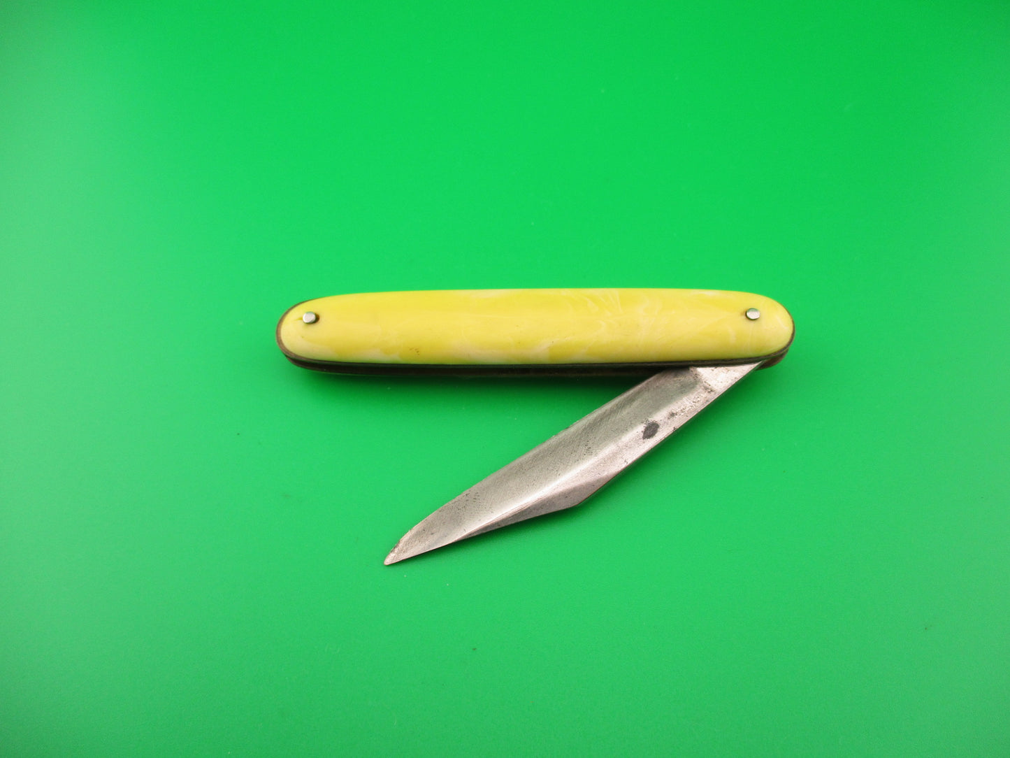 Colonial SHUR-SNAP Cigar Jack 2nd Gen Yellow saber clip blade early knife