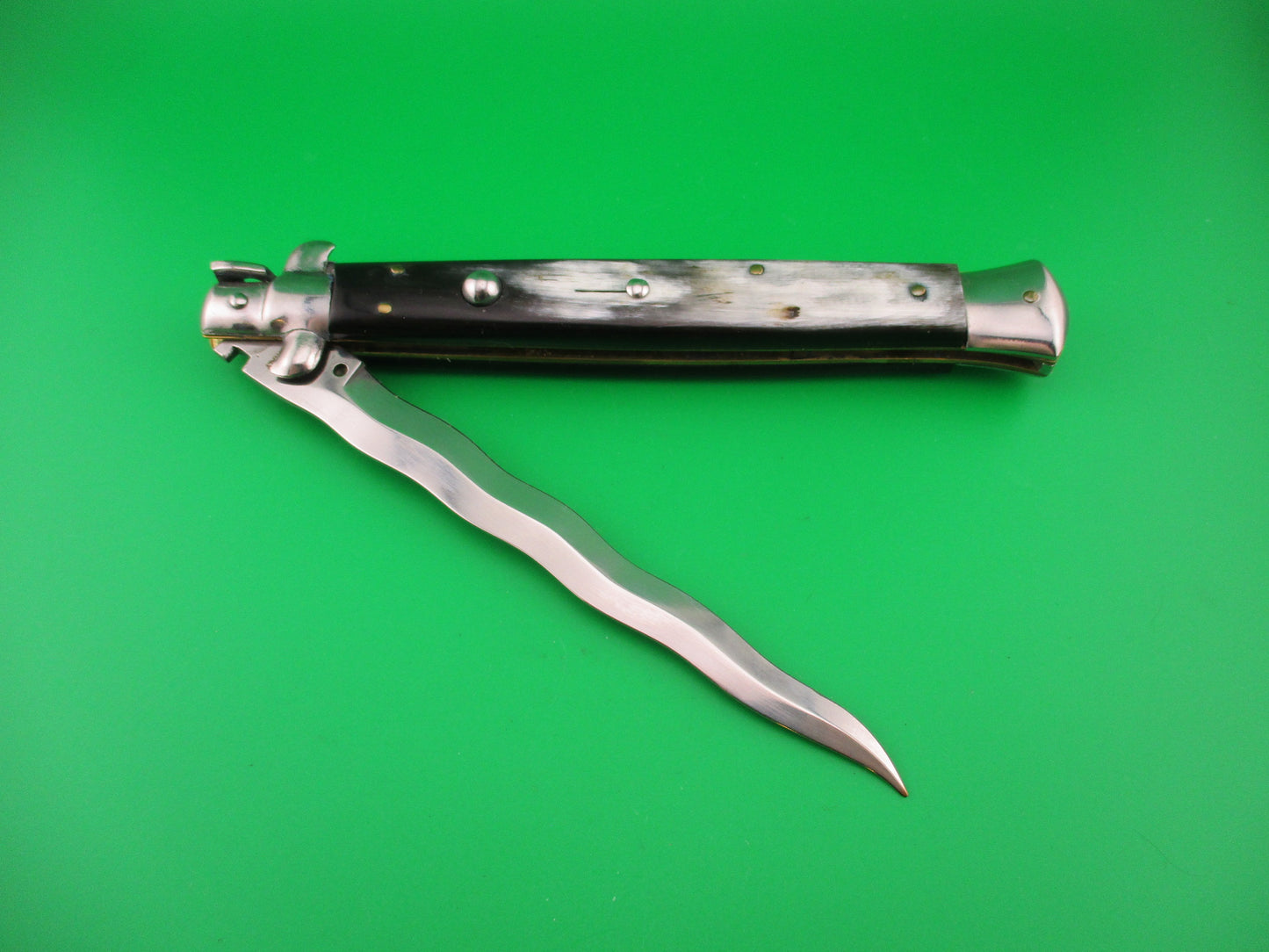 OSK MADE IN ITALY 33cm Italian KRIS swivel bolster Brazilian horn switchblade knife