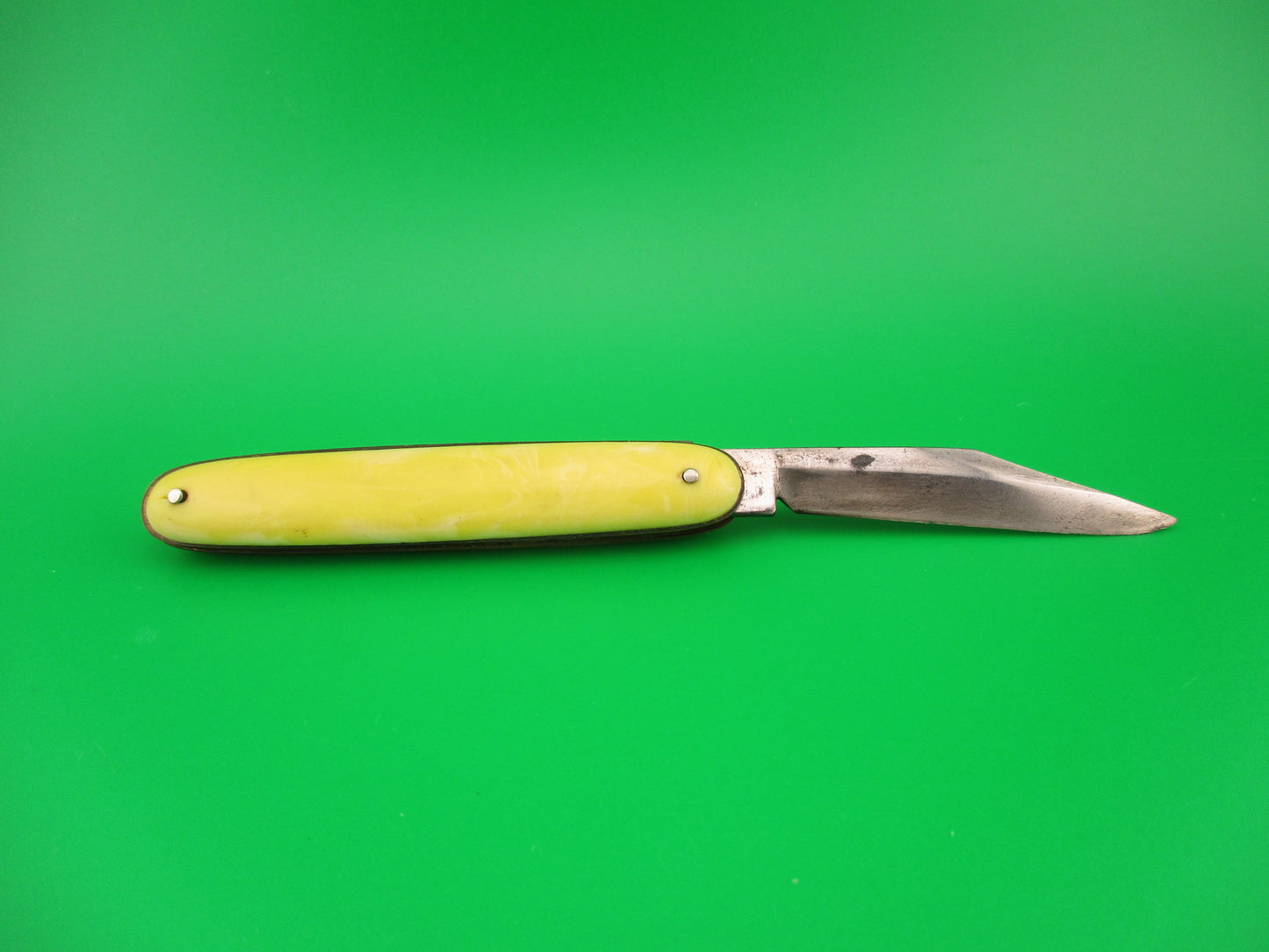 Colonial SHUR-SNAP Cigar Jack 2nd Gen Yellow saber clip blade early knife