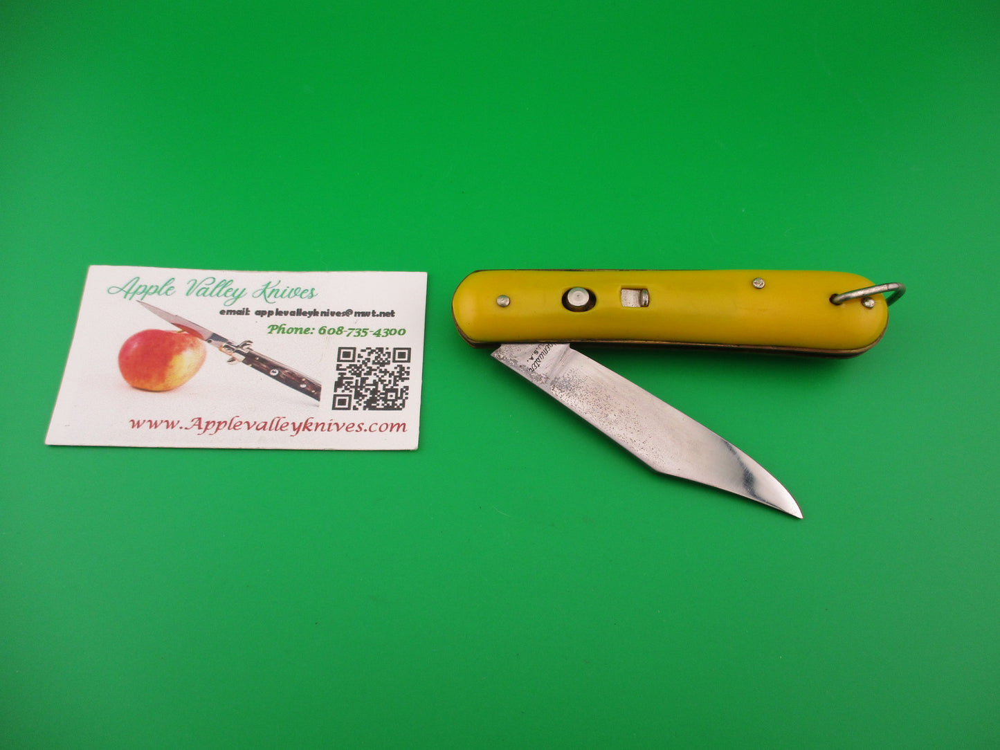 Edgemaster Fatjack Yellow #102 vintage 1940s switchblade knife made USA