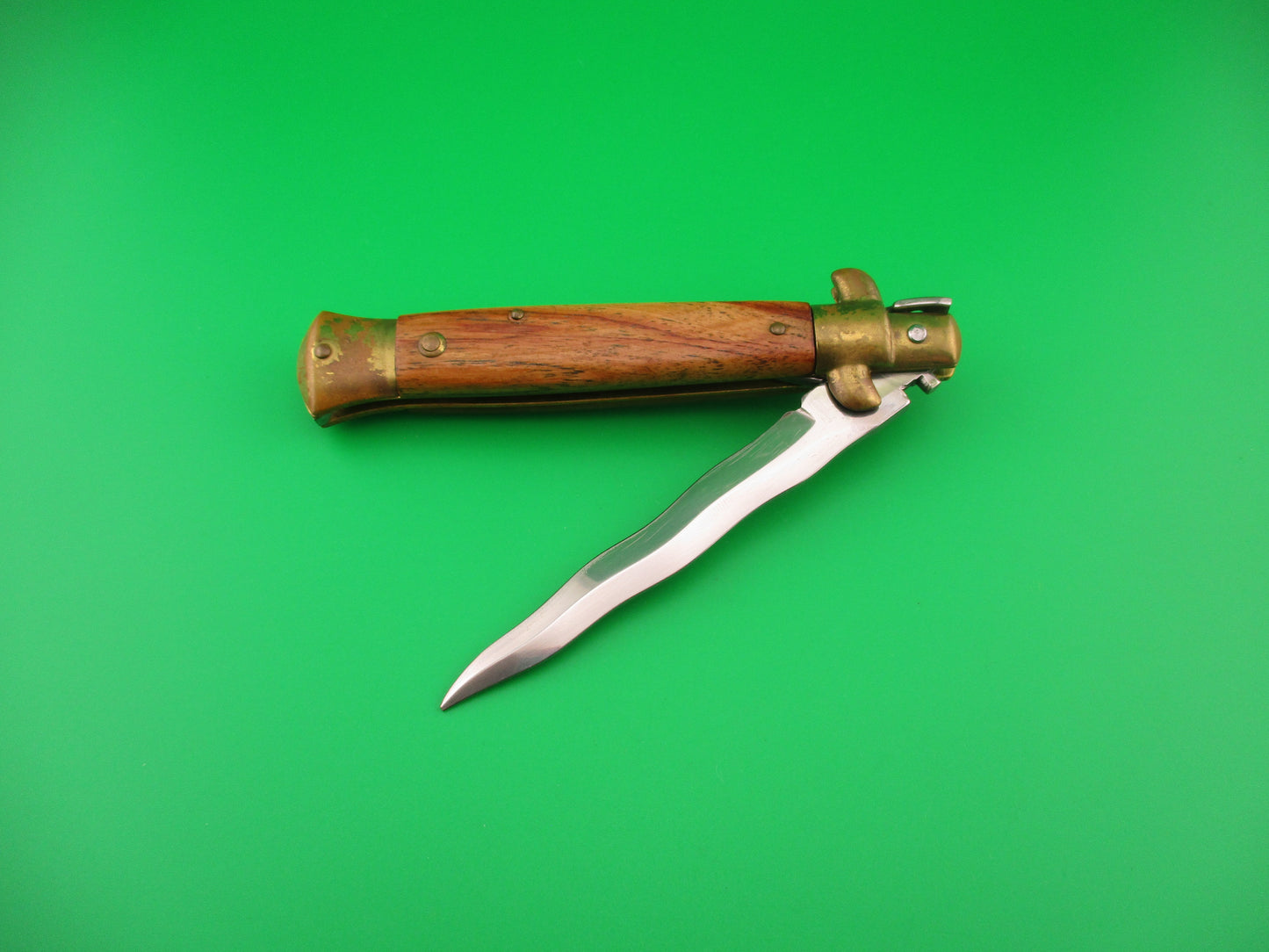 STILETTO 23cm Italian Swivel bolster Kris Olive Wood Brass 1980s vintage automatic knife