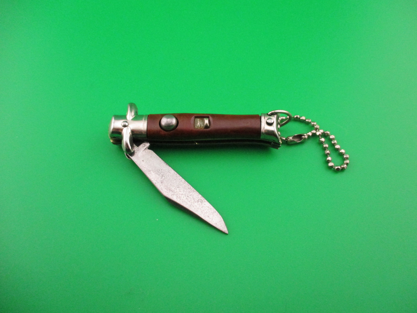 Colonial Snappy Vintage 4th Gen 1950s Rootbeer bowtie keychain switchblade knife