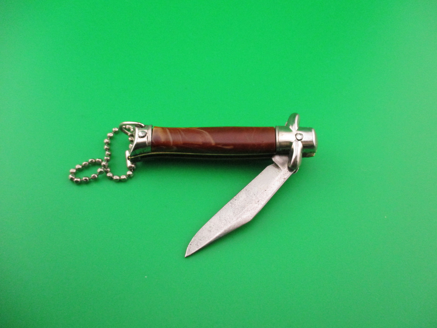 Colonial Snappy Vintage 4th Gen 1950s Rootbeer bowtie keychain switchblade knife