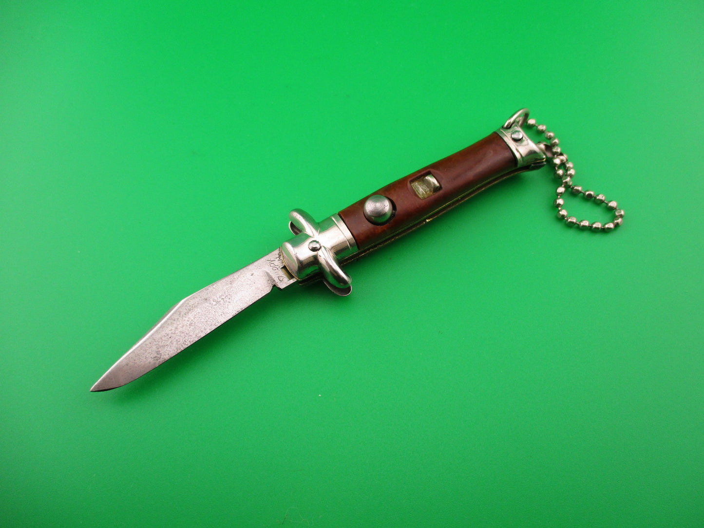 Colonial Snappy Vintage 4th Gen 1950s Rootbeer bowtie keychain switchblade knife