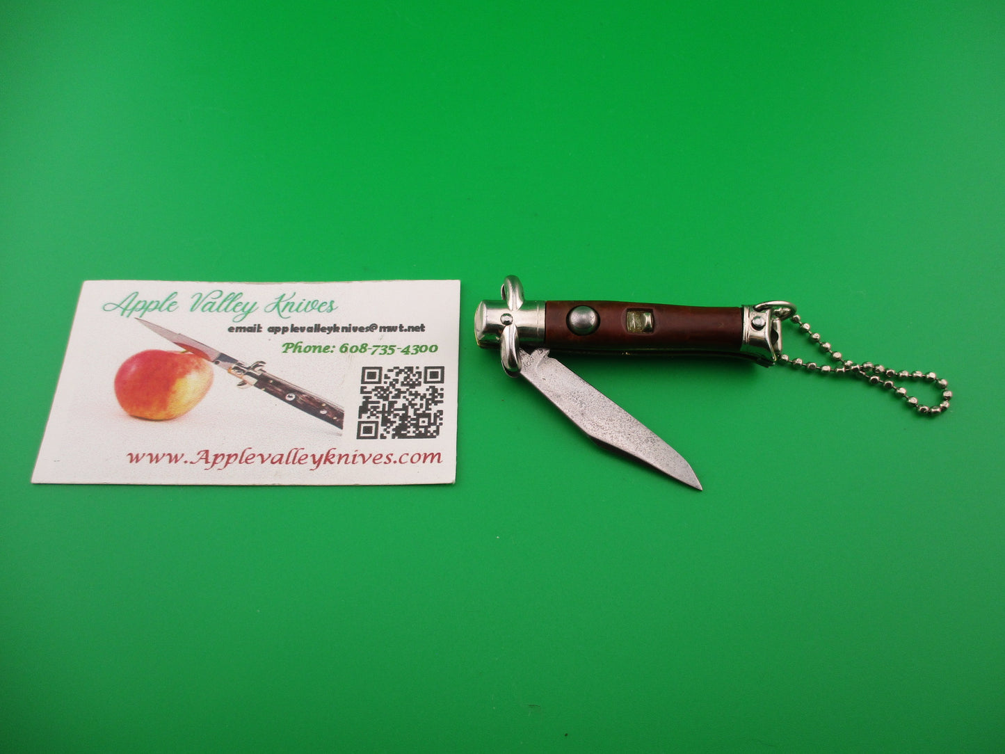 Colonial Snappy Vintage 4th Gen 1950s Rootbeer bowtie keychain switchblade knife