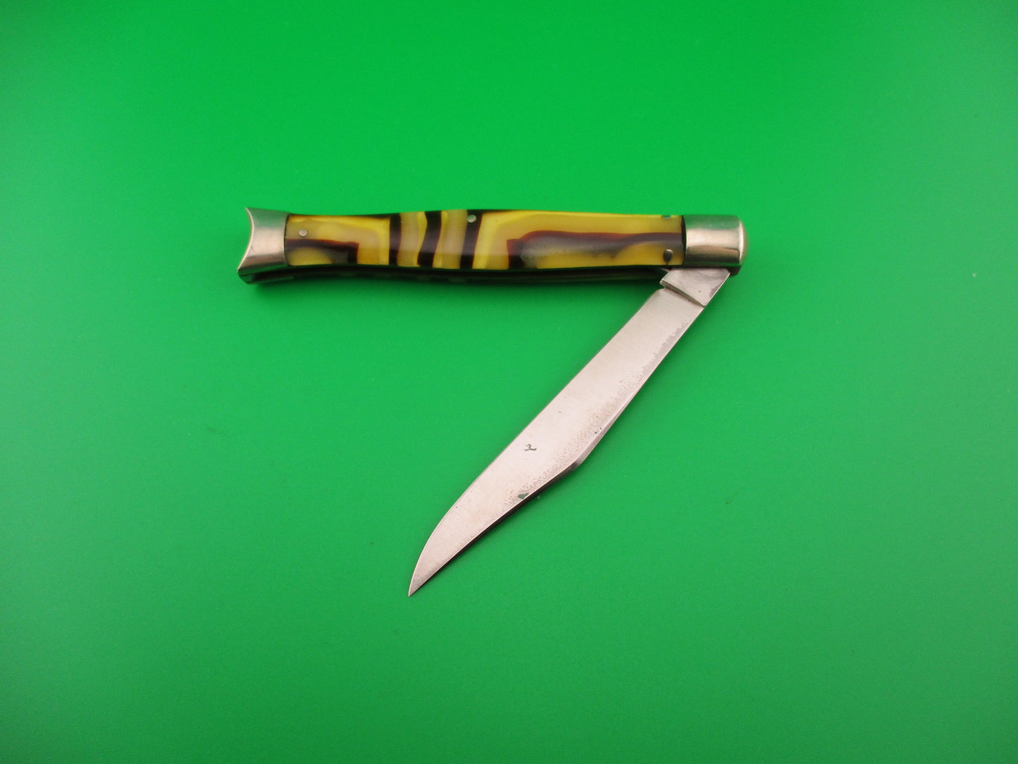 SCHRADE WALDEN #151 Fishtail Butter & Molasses celluloid Vintage automatic knife