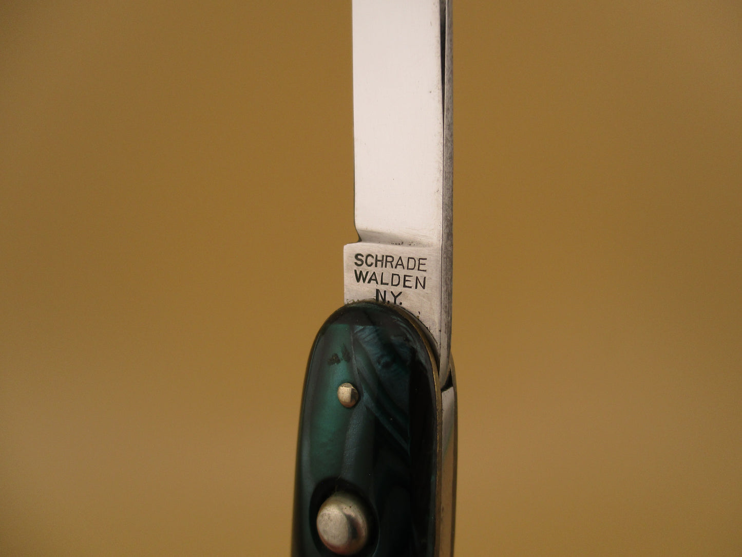 SCHRADE WALDEN Medium Double Green Pearl Advertising MINT automatic knife