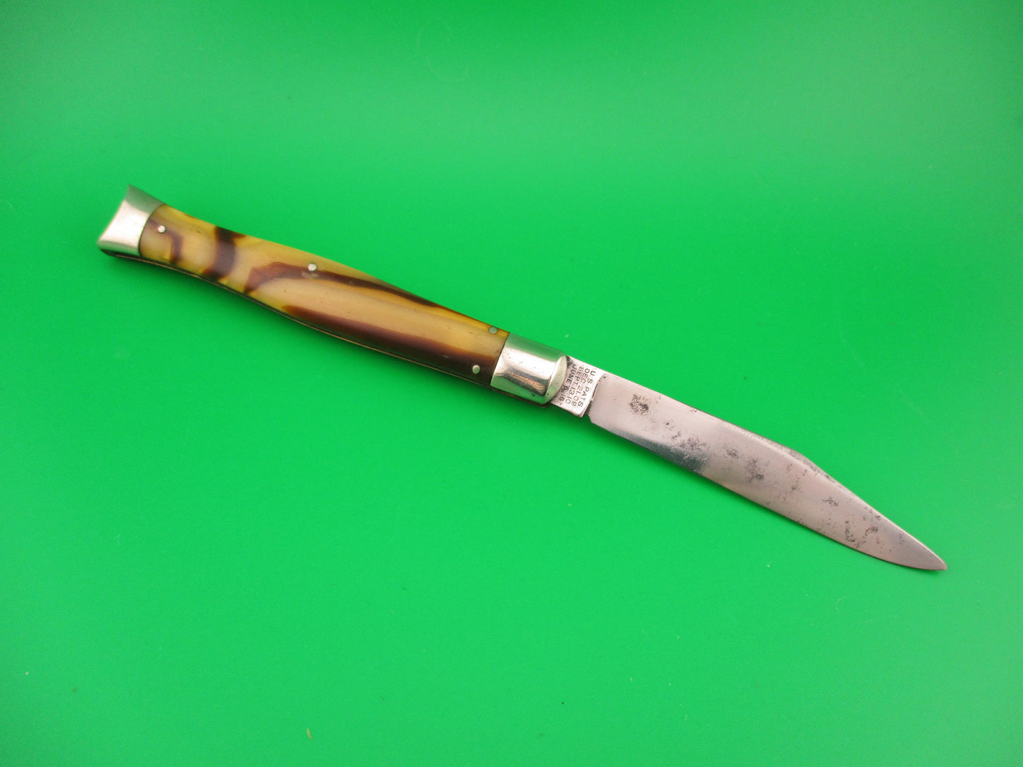 Schrade Cut Co Fishtail Butter & Molasses vintage switchblade knife