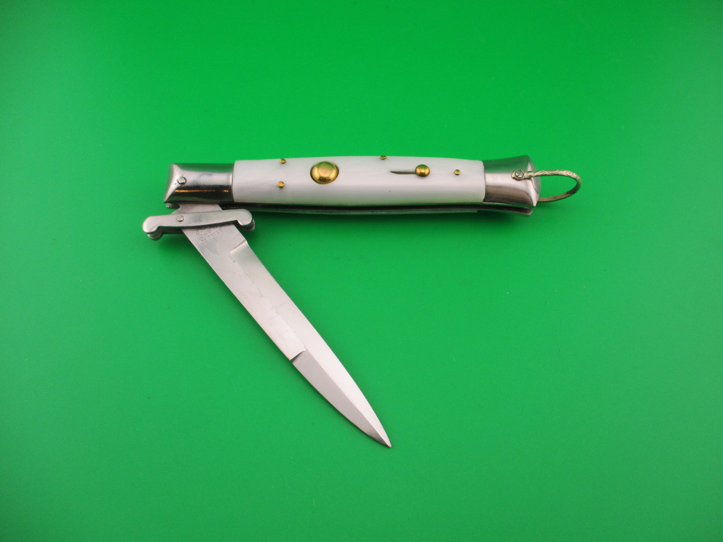 Unusual ESTILETO MILANO RIZZUTO 22cm Japanese Swing Guard White switchblade
