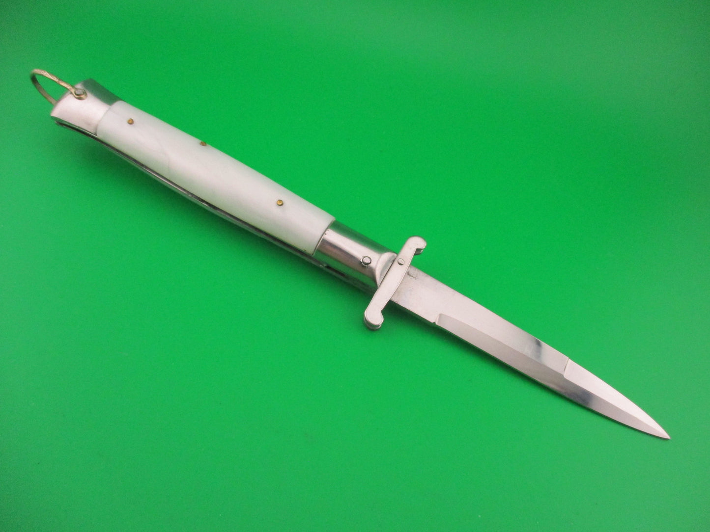 Unusual ESTILETO MILANO RIZZUTO 22cm Japanese Swing Guard White switchblade