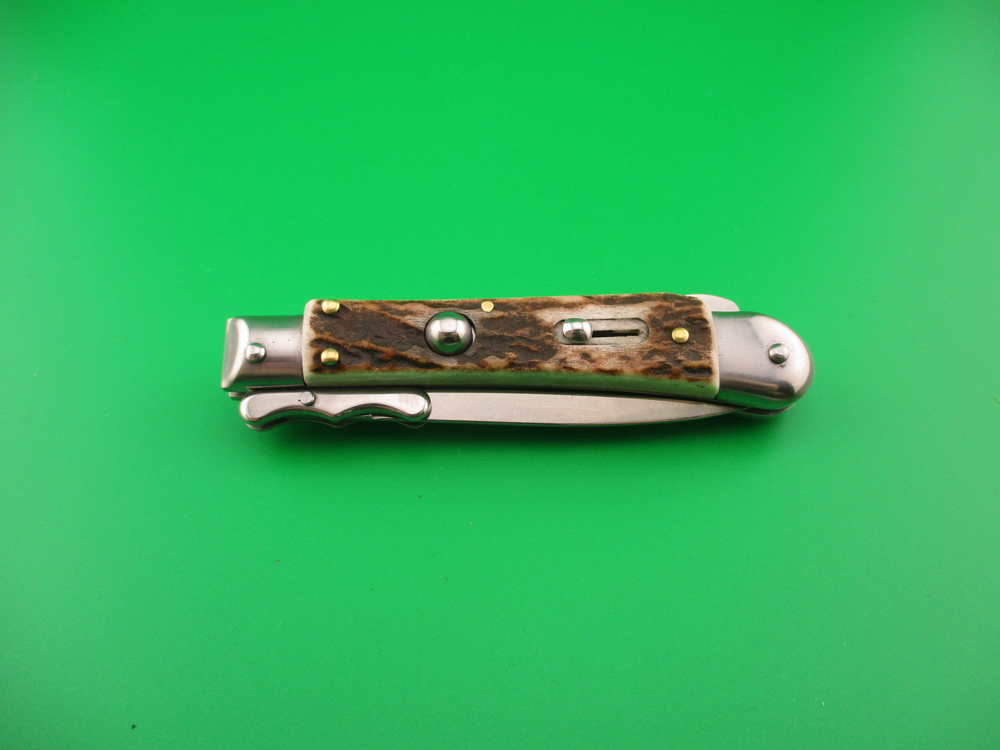 AKC World 19cm Italian Style Medici Stag Swing guard automatic knife new in box