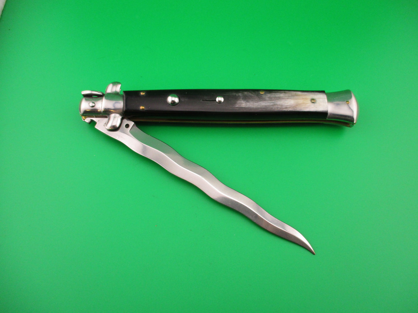 OSK MADE IN ITALY 33cm Italian KRIS swivel bolster Brazilian horn switchblade knife