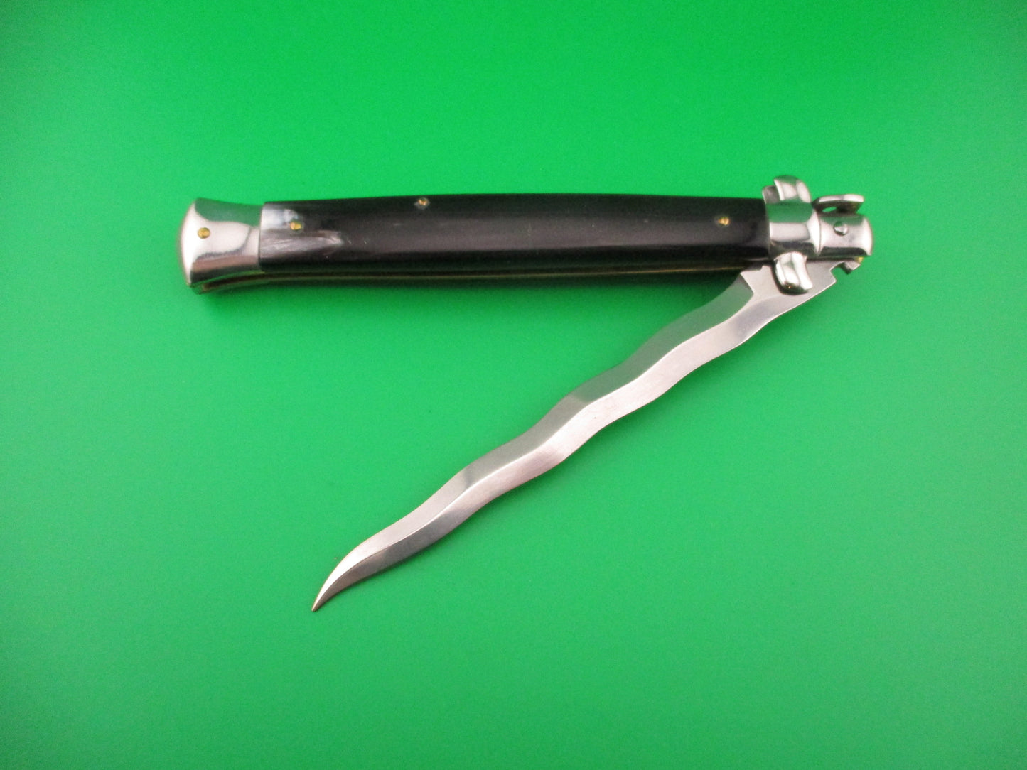 OSK MADE IN ITALY 33cm Italian KRIS swivel bolster Brazilian horn switchblade knife
