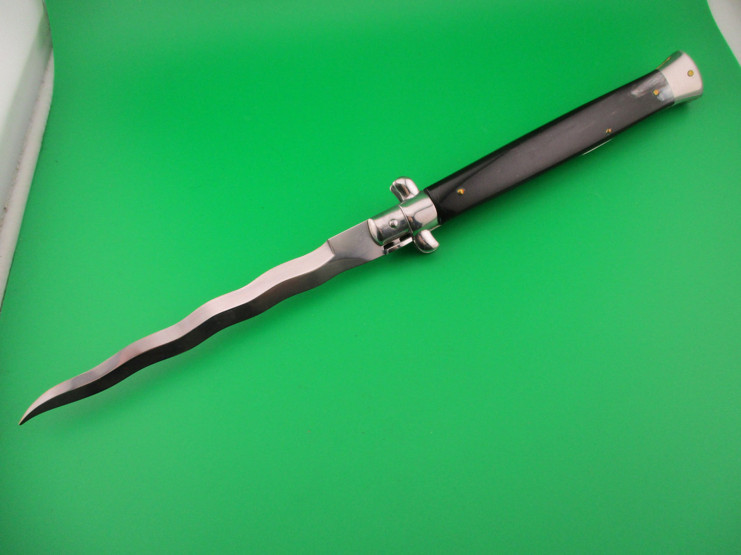 OSK MADE IN ITALY 33cm Italian KRIS swivel bolster Brazilian horn switchblade knife