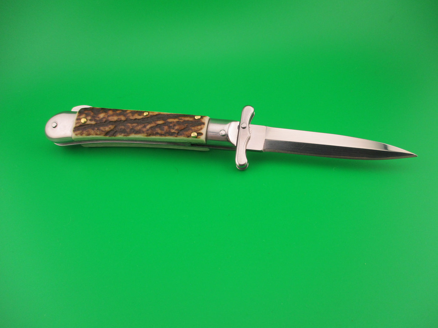 AKC World 19cm Italian Style Medici Stag Swing guard automatic knife new in box