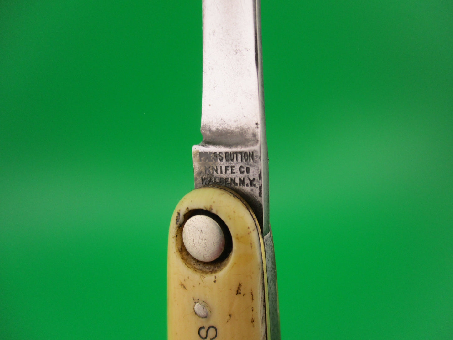 Press Button Knife Co White Mountain Ivory Celluloid Antique automatic knife