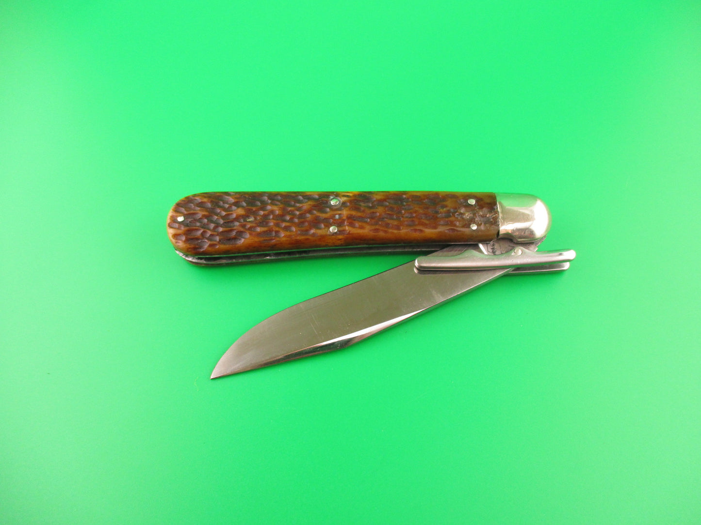 T Bar K blade Press Button Knife Co Victor antique folding guard switchblade