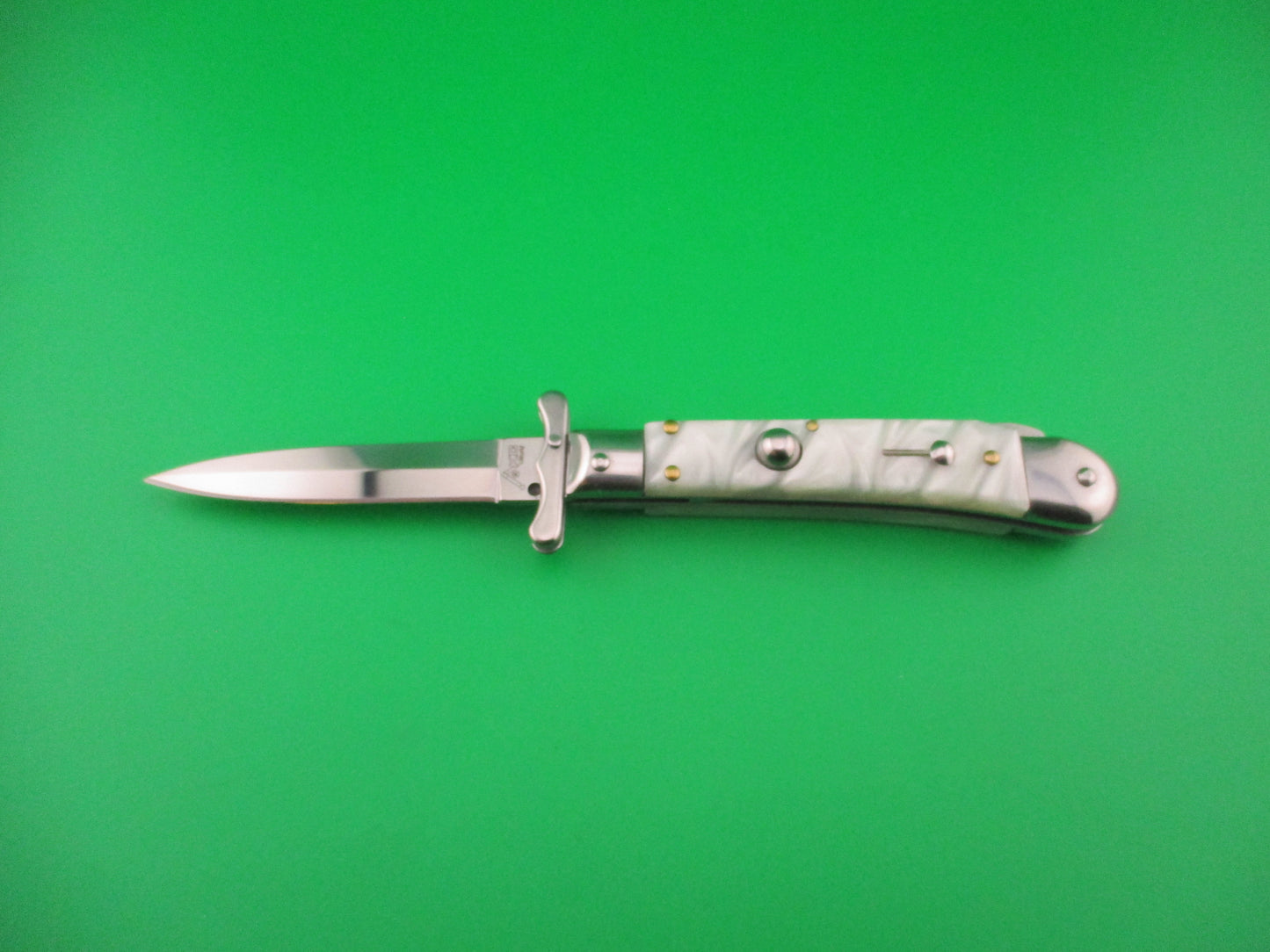 AKC World 19cm Italian Style Medici Pearlex Swing guard automatic knife new in box