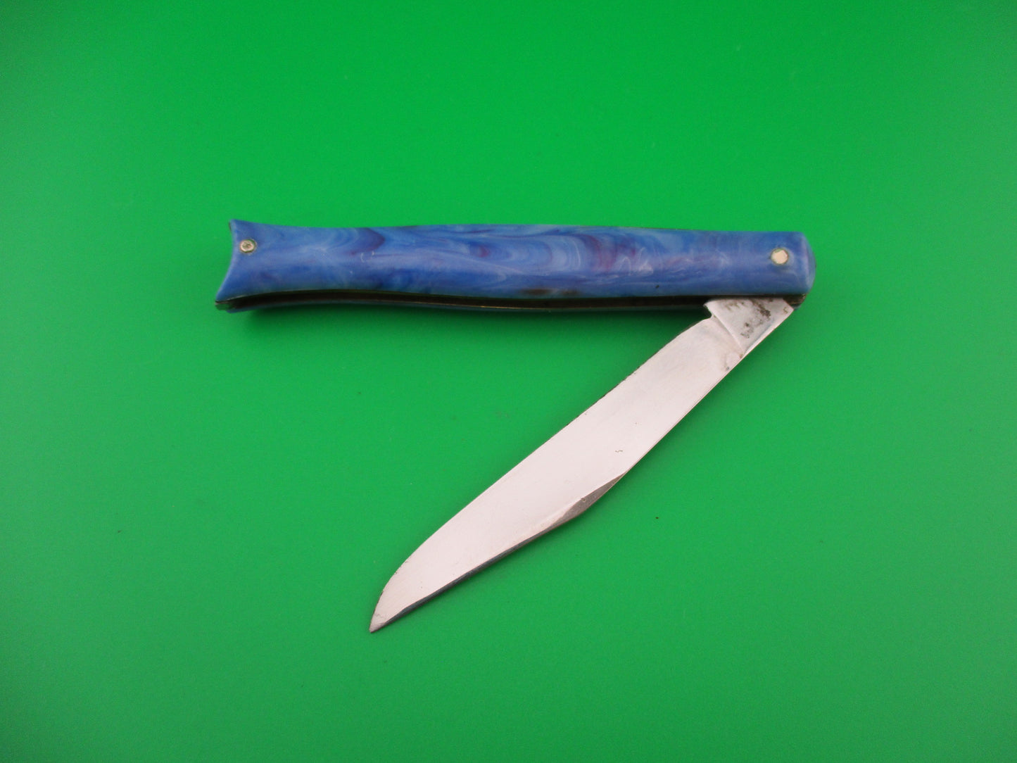 Colonial SHUR SNAP 1st Gen Fishtail Blue swirl 1940s vintage automatic knife