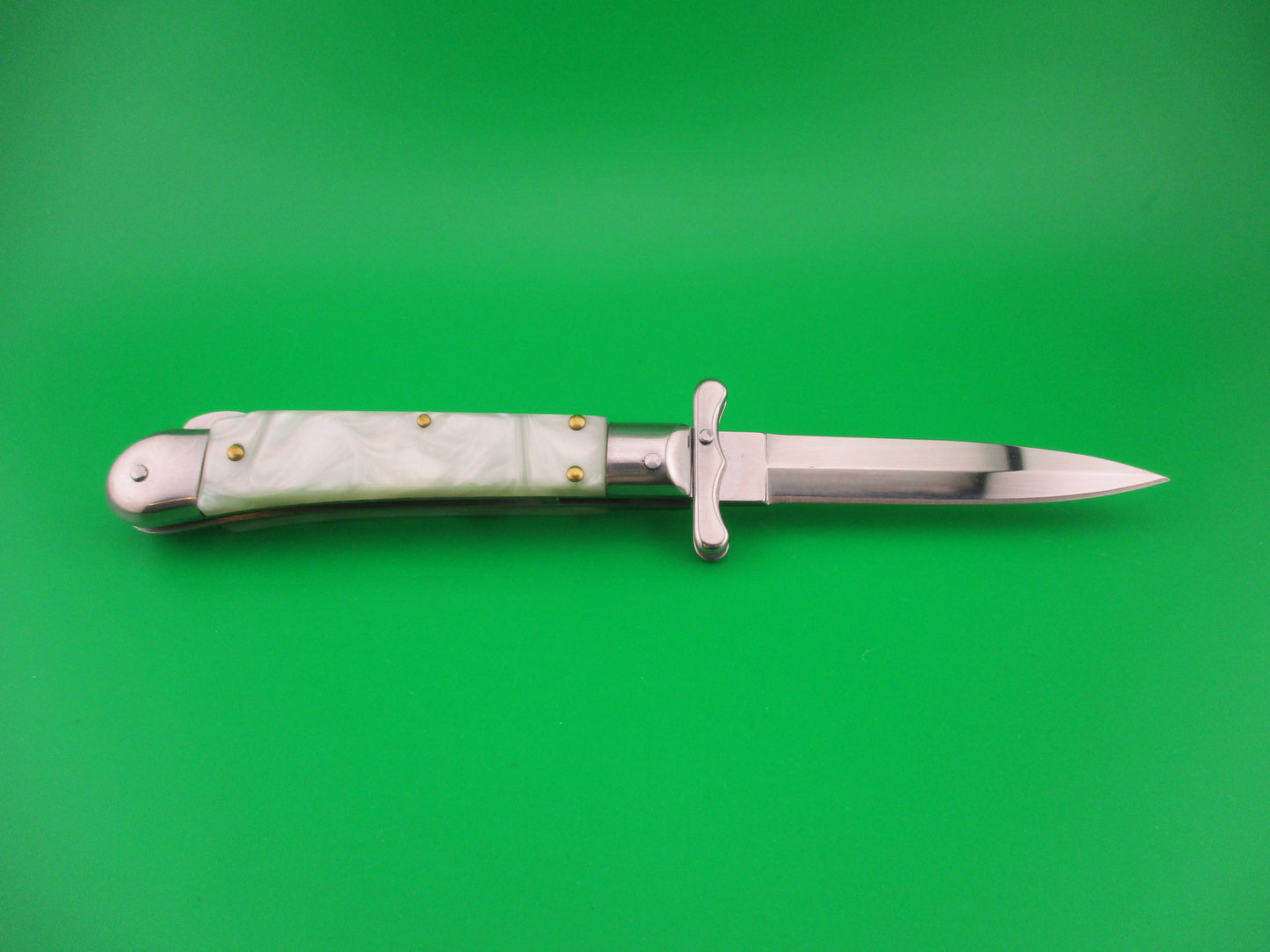 AKC World 19cm Italian Style Medici Pearlex Swing guard automatic knife new in box