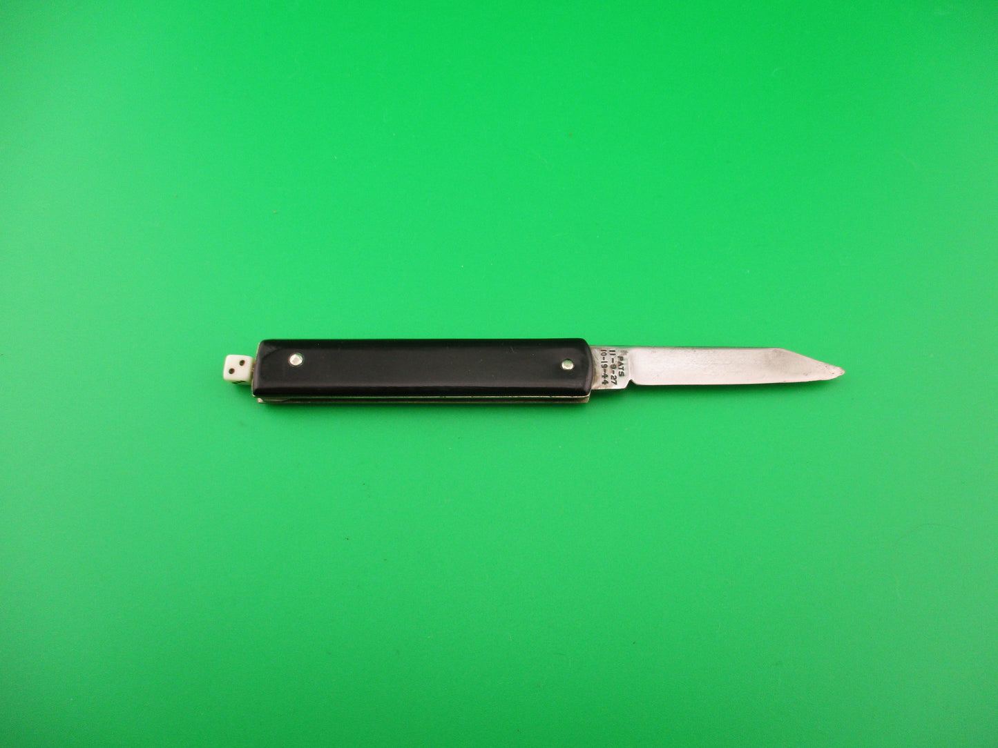 G SCHRADE Pullball Black w white dice pull vintage switchblade knife