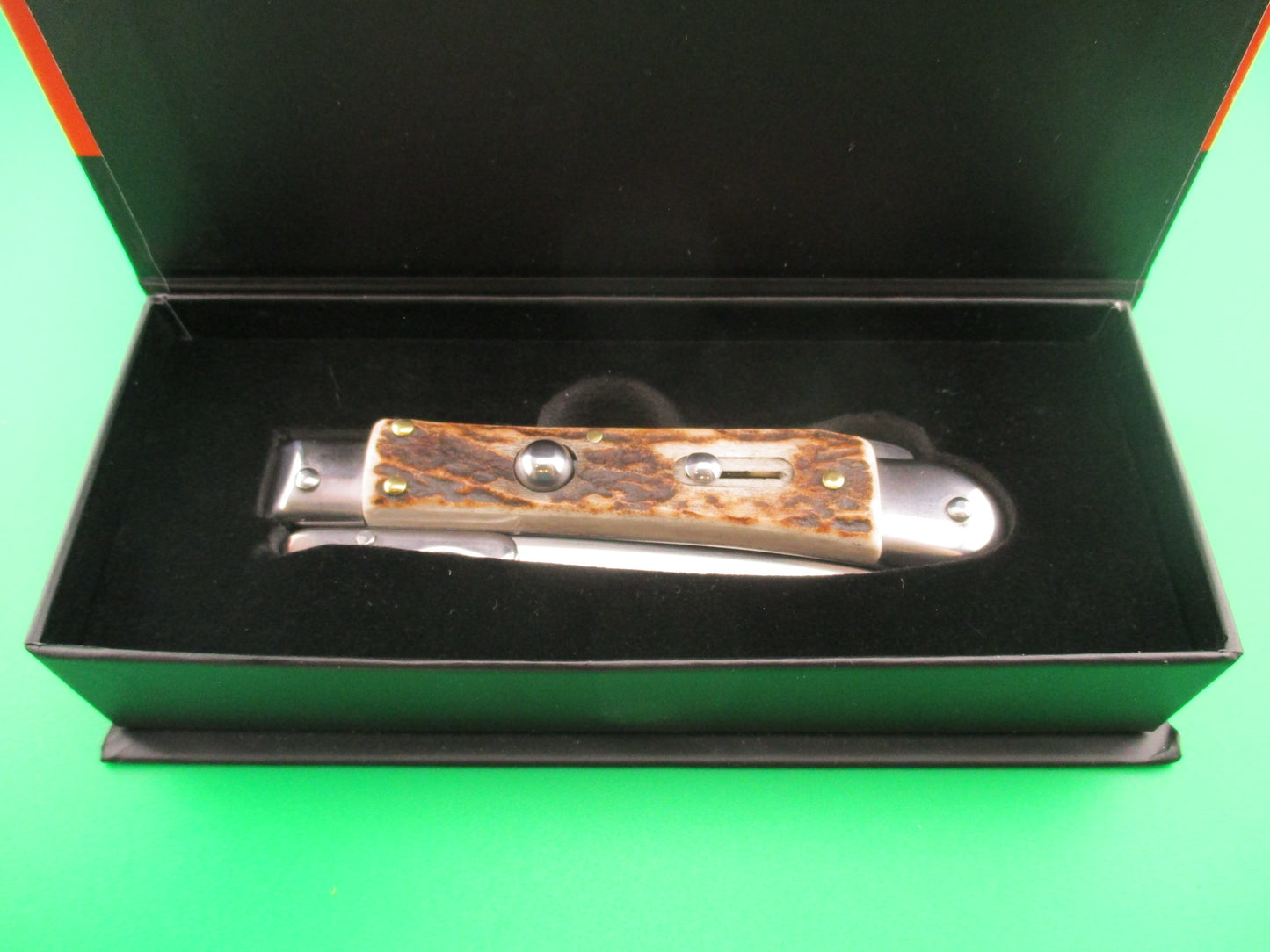 AKC World 19cm Italian Style Medici Stag Swing guard automatic knife new in box