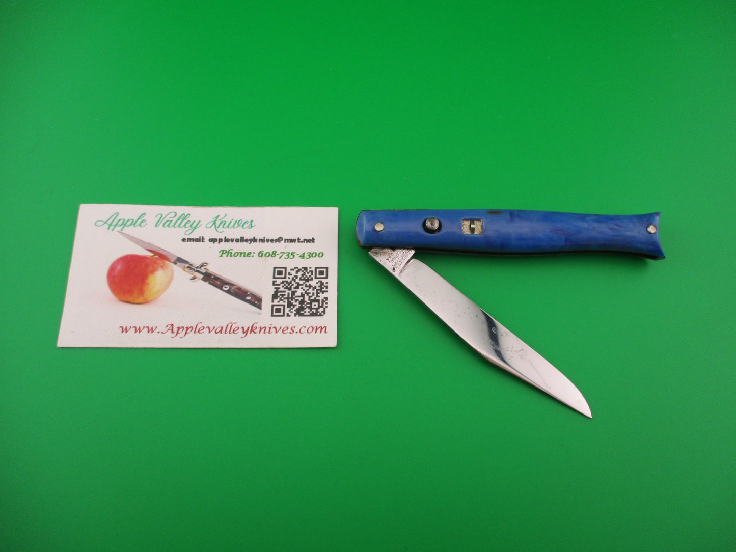 Colonial SHUR SNAP 1st Gen Fishtail Blue swirl 1940s vintage automatic knife