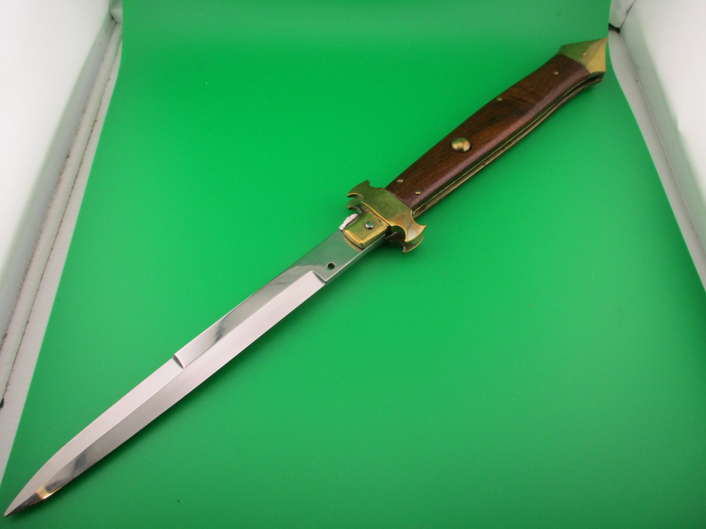 Customized 47cm Italian Picklock Medieval Brass Skull Crusher Large Automatic knife