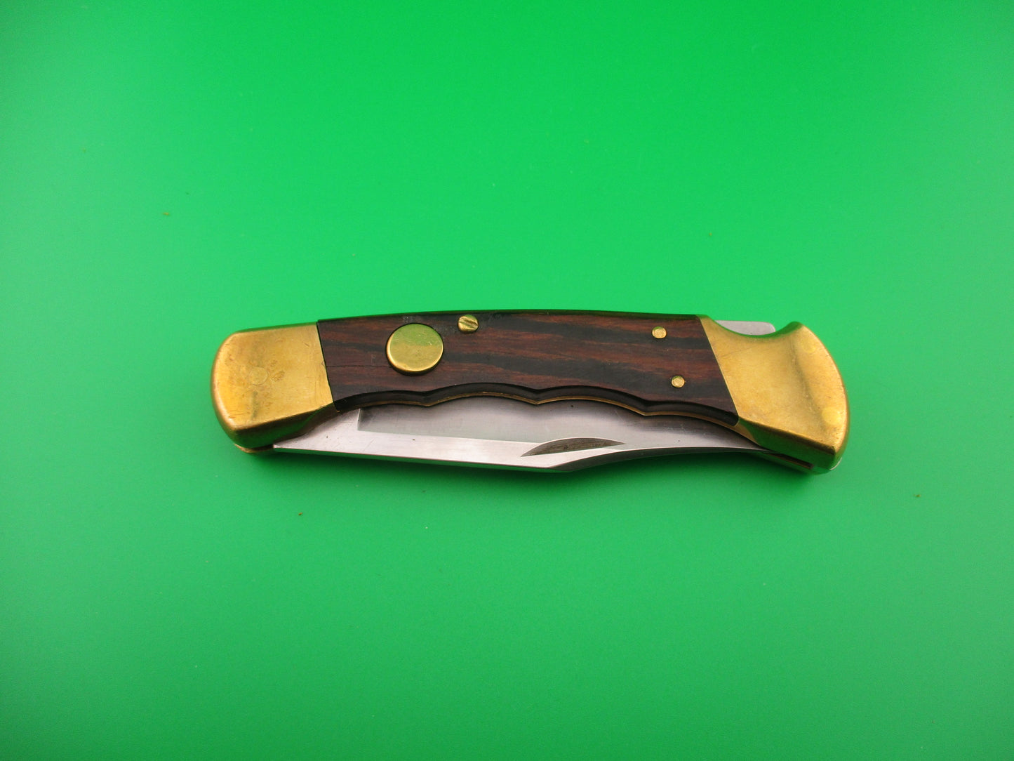 BUCK 110 USA Cumberland Mountain converted SA Round button Wood & Brass automatic knife