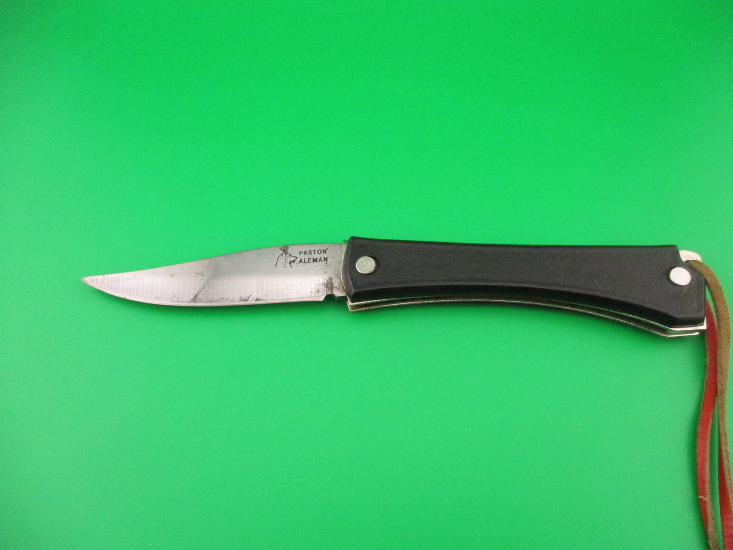 PASTOR ALEMAN 20cm Black Cord pull Coil Spring vintage automatic knife