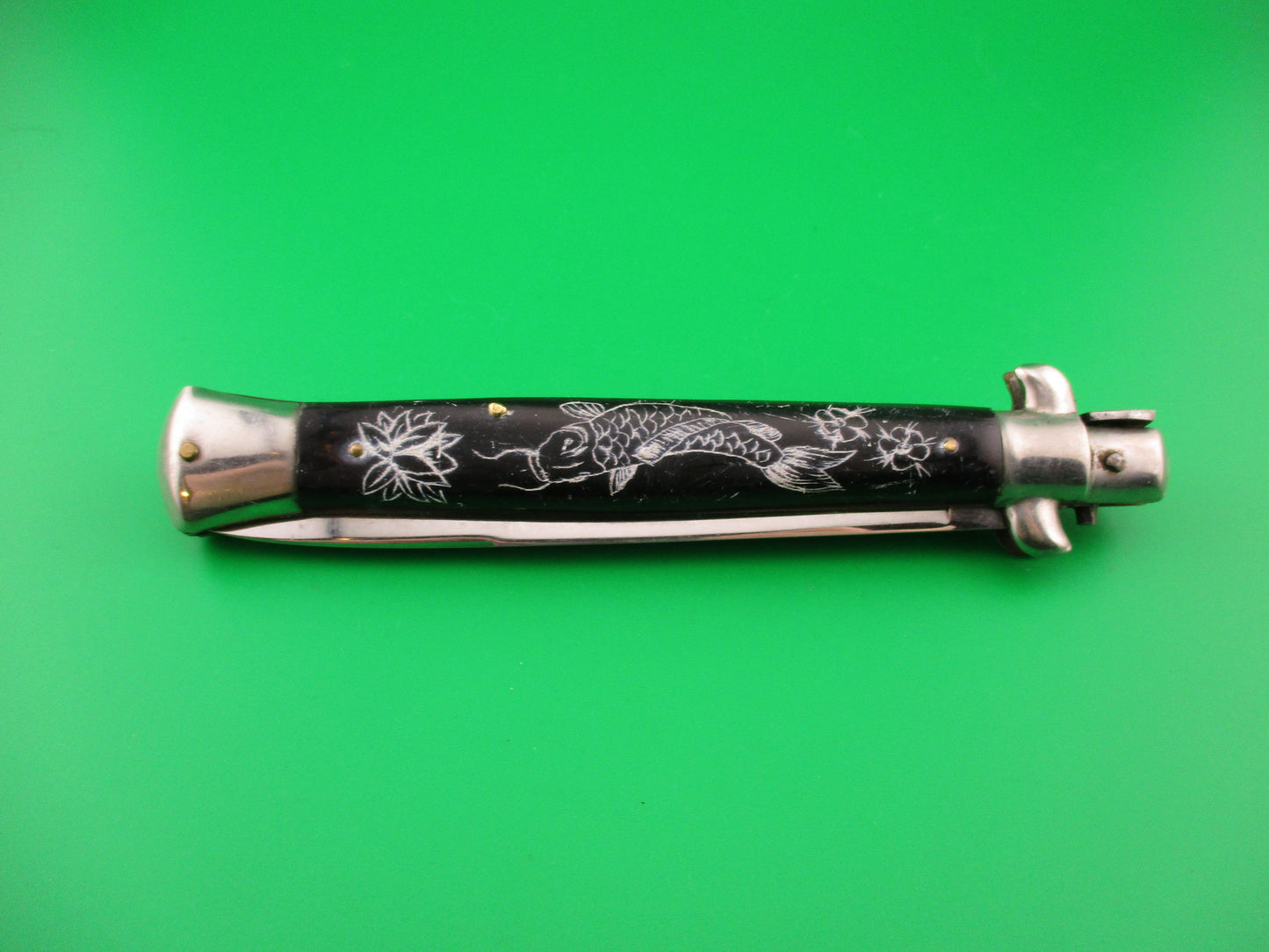 Rostfrei R-V 28cm Italian Stiletto Black Scrimshaw Koi Lotus blossoms automatic knife