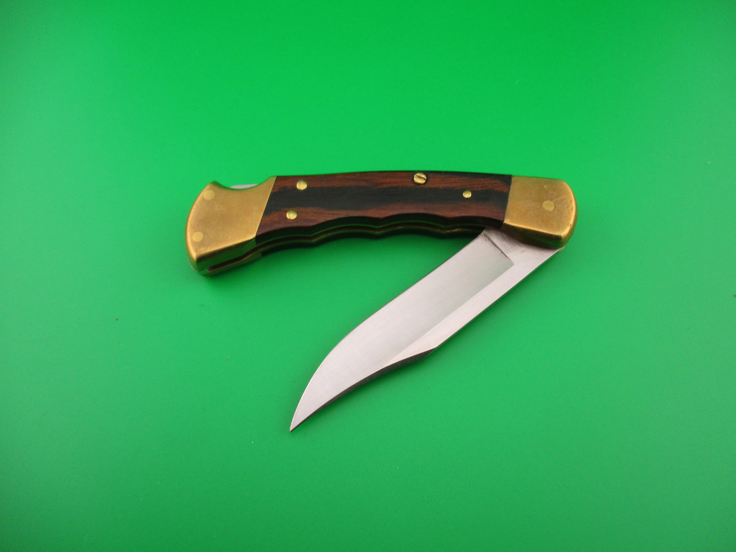 BUCK 110 USA Cumberland Mountain converted SA Round button Wood & Brass automatic knife