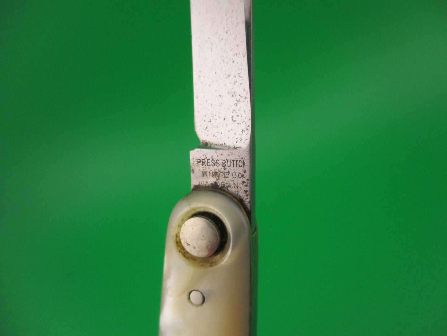 Press Button Knife Co medium double MOP pattern 105 antique switchblade knife