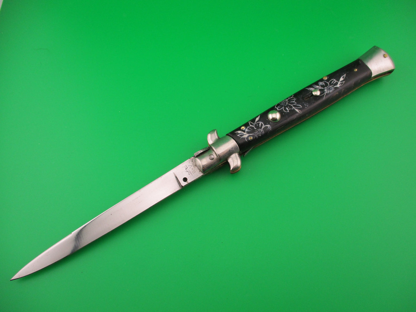 Rostfrei R-V 28cm Italian Stiletto Black Scrimshaw Koi Lotus blossoms automatic knife