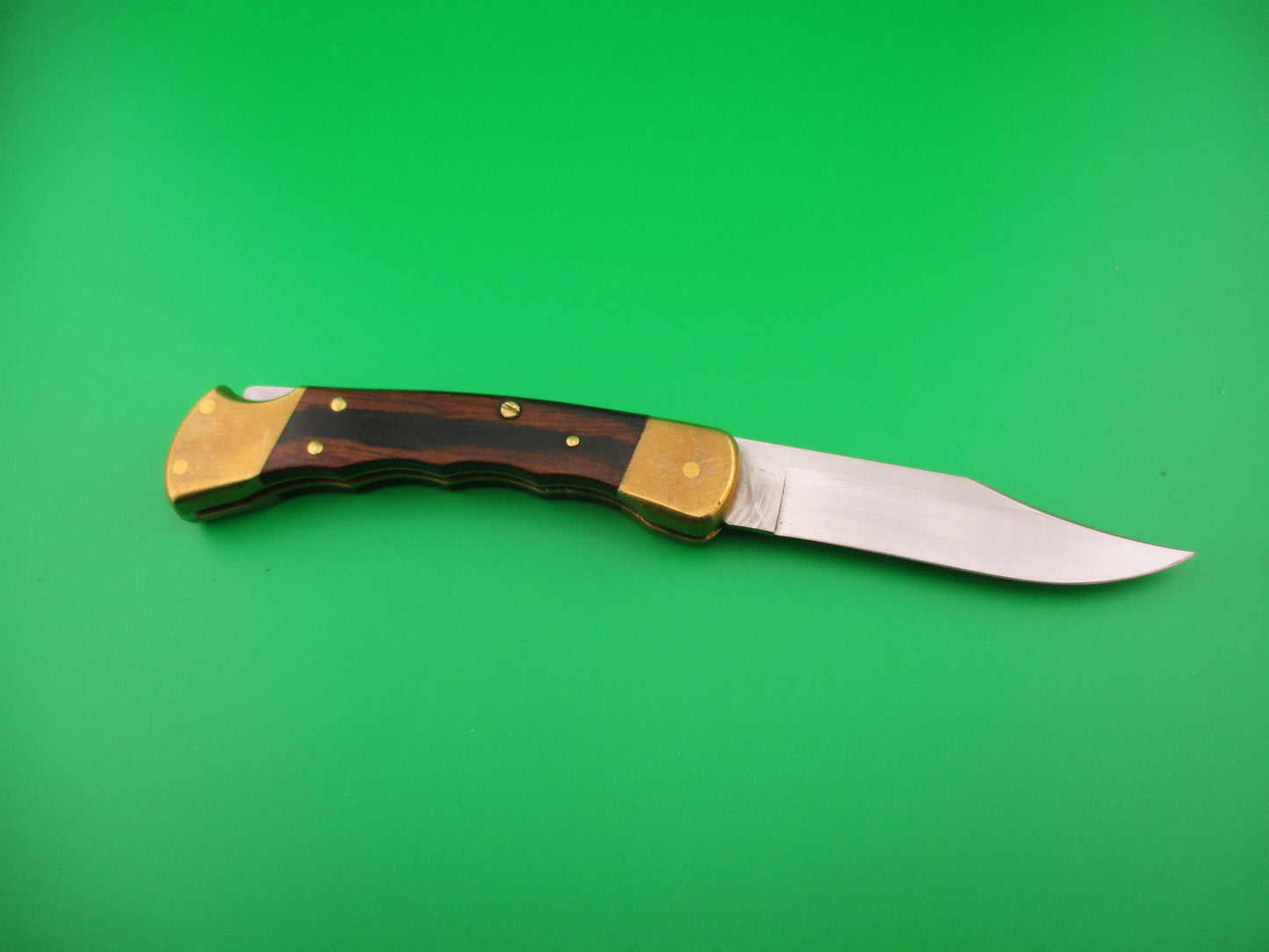 BUCK 110 USA Cumberland Mountain converted SA Round button Wood & Brass automatic knife