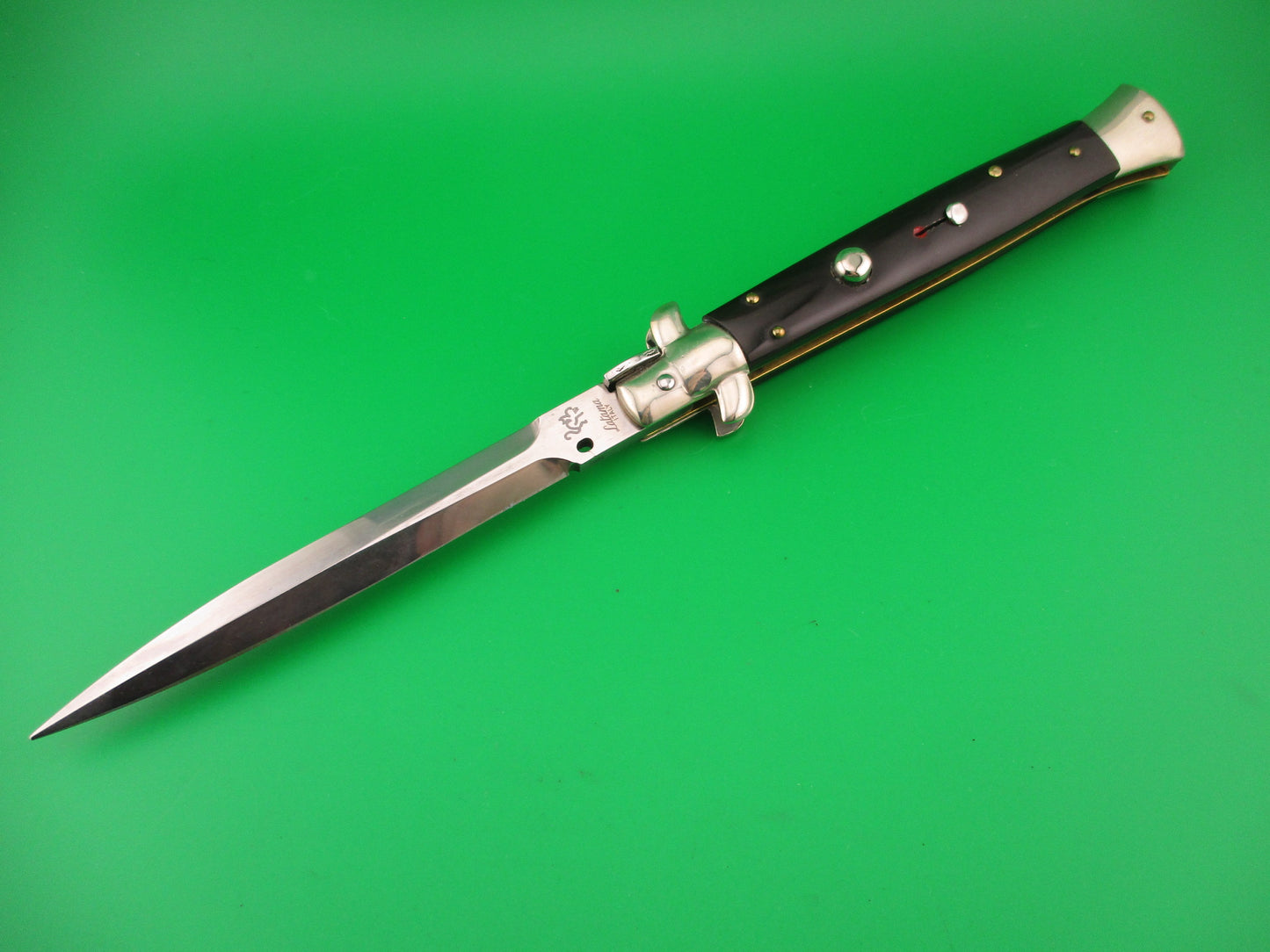 LATAMA WALT'S 28cm Classic Black Horn Dagger Grind switchblade knife