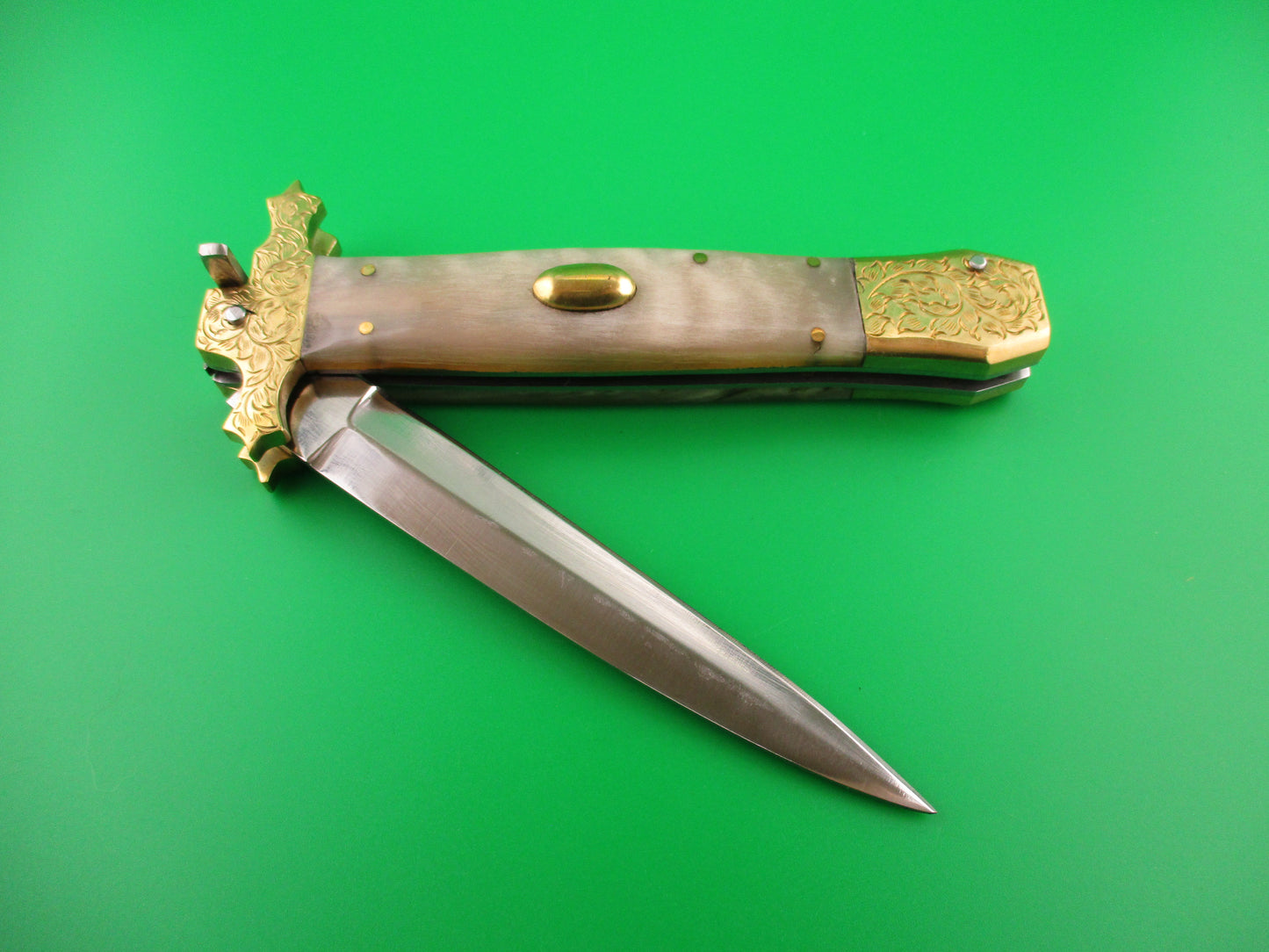 Samir Ahmad 29cm Custom Oval button & Horn Sheffield Inspired automatic knife
