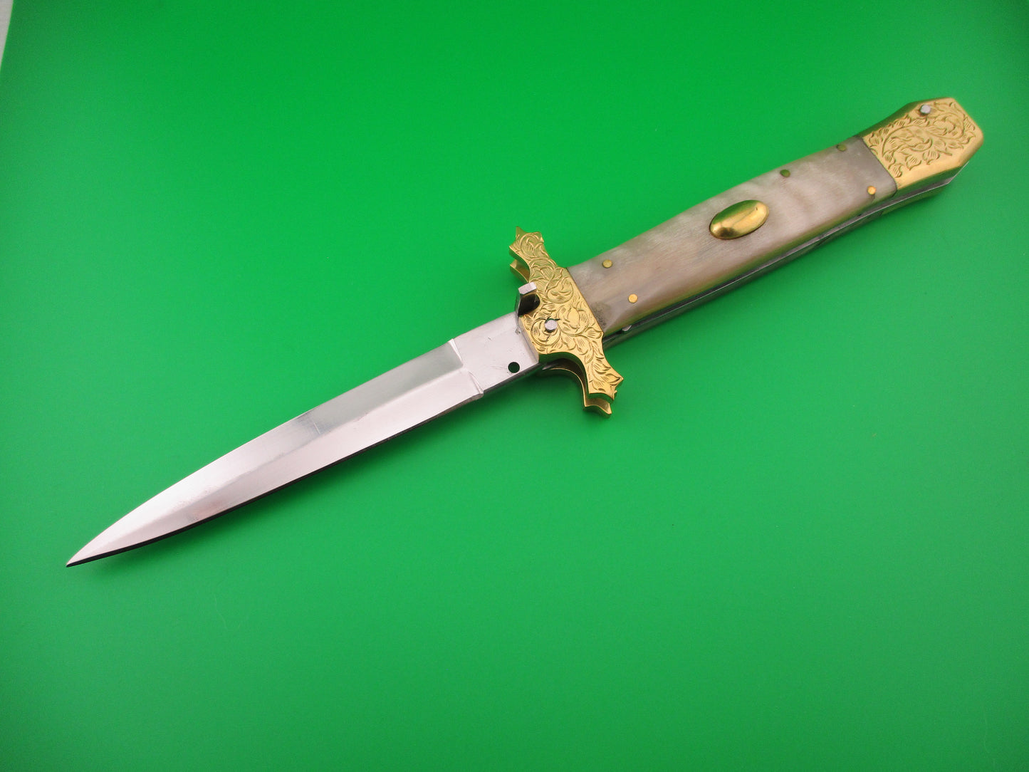 Samir Ahmad 29cm Custom Oval button & Horn Sheffield Inspired automatic knife