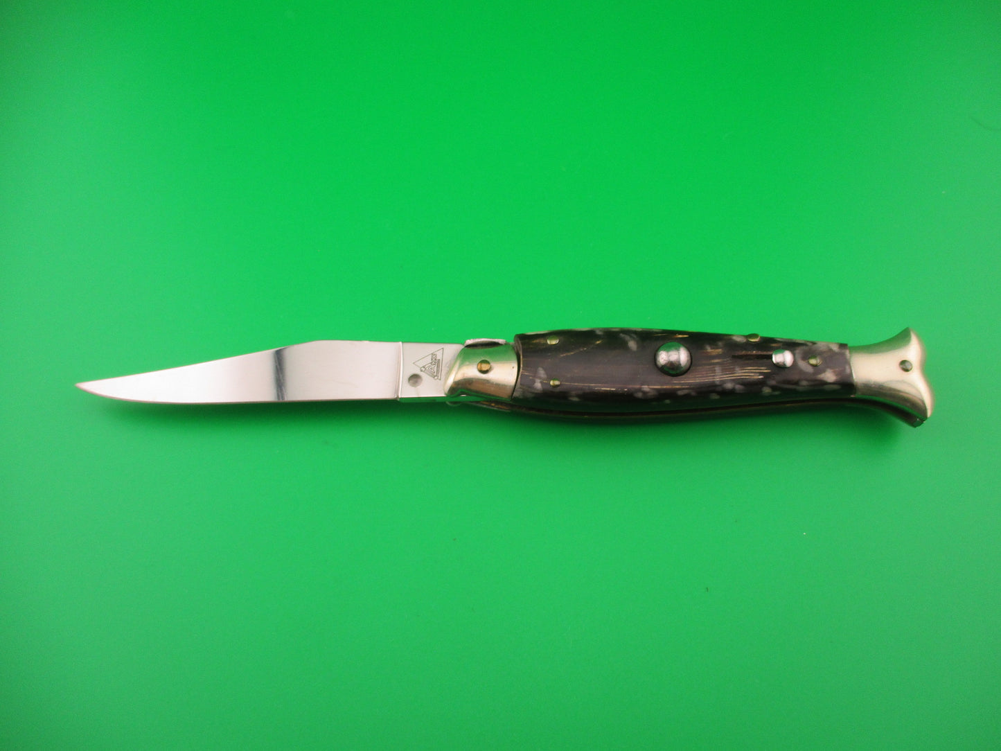 AKC 20cm Italian Picklock Fishtail Dark horn automatic knife