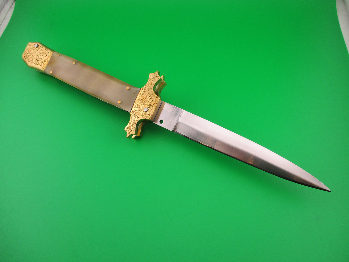 Samir Ahmad 29cm Custom Oval button & Horn Sheffield Inspired automatic knife