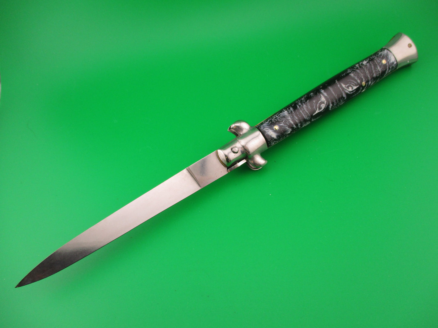 INOX 28cm Italian Stiletto BIG CAT & Wolf Black Scrimshaw automatic knife