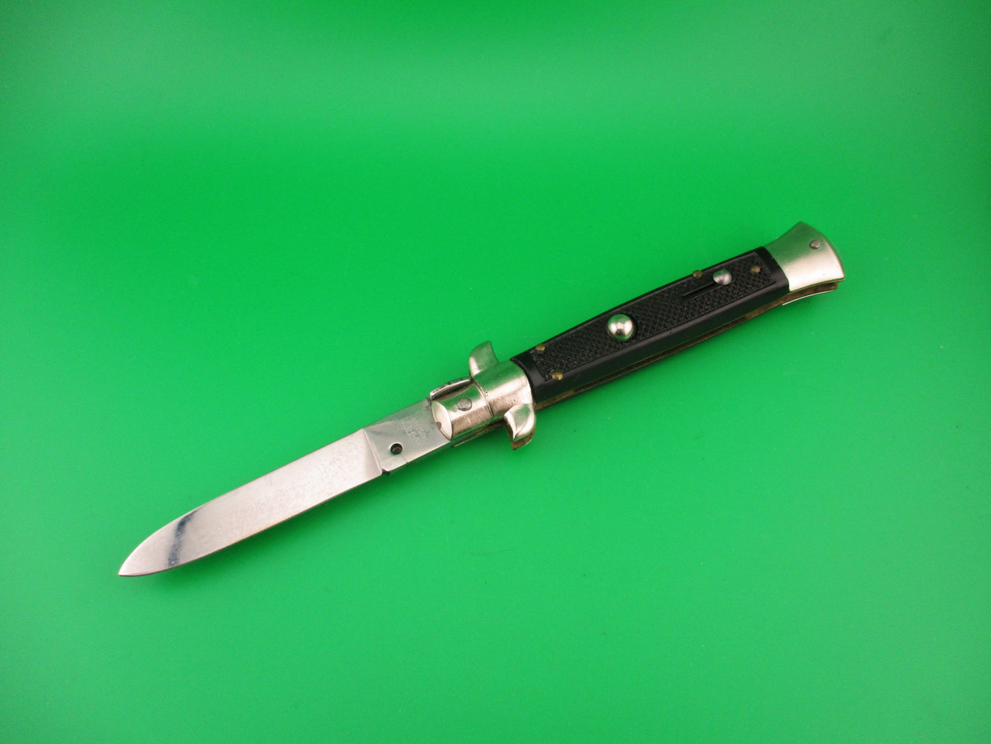 BARON ROSTFREI 21cm Italian swivel bolster Black checkered automatic knife