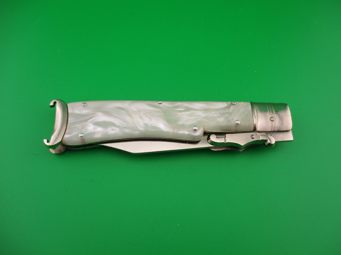 TOLEDO 23cm Spanish Lever Swing Guard Shell puller Pearlex vintage automatic knife