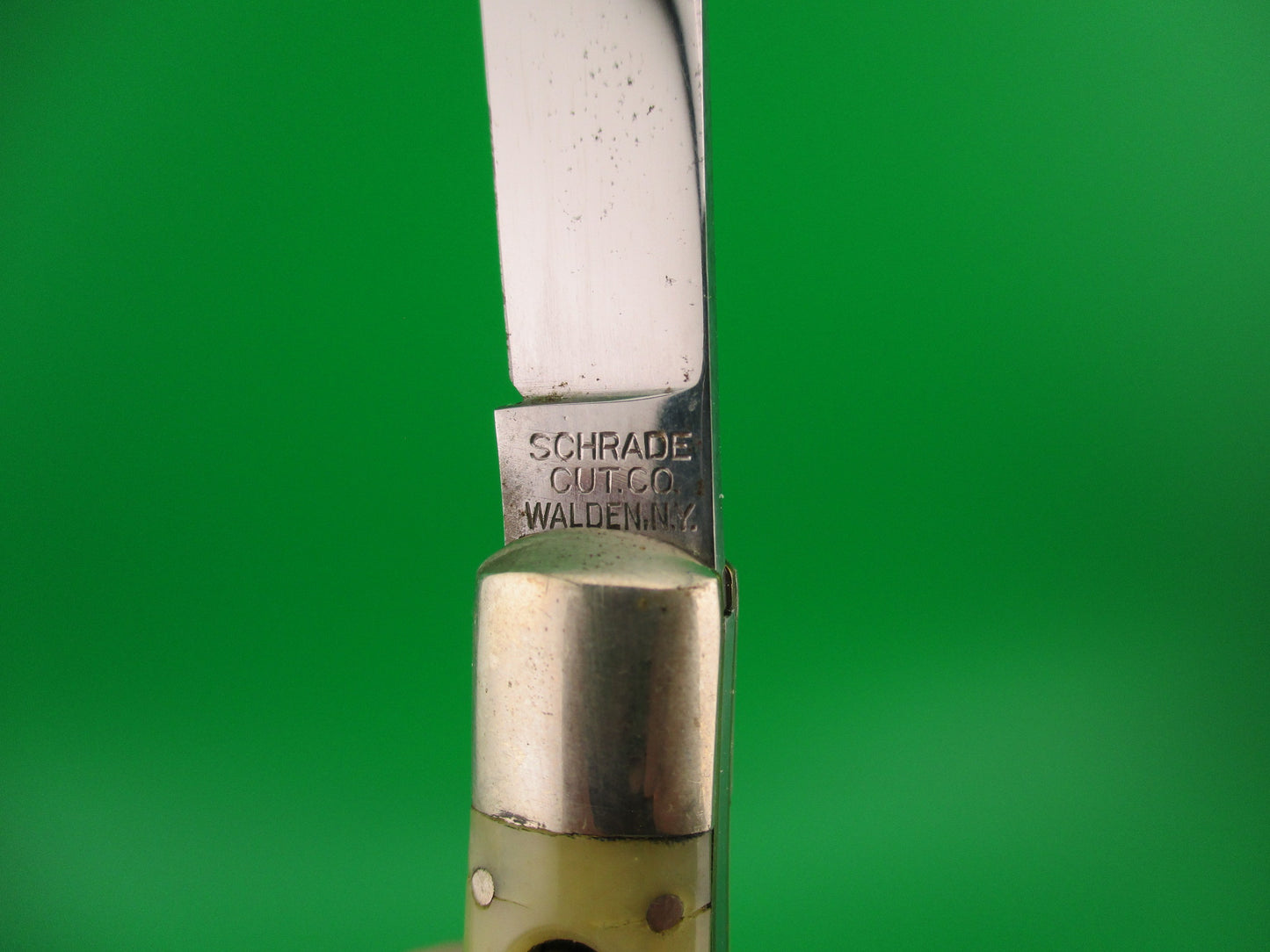 Schrade Cut Co Fishtail #1514AC Dreamsicle celluloid vintage switchblade knife