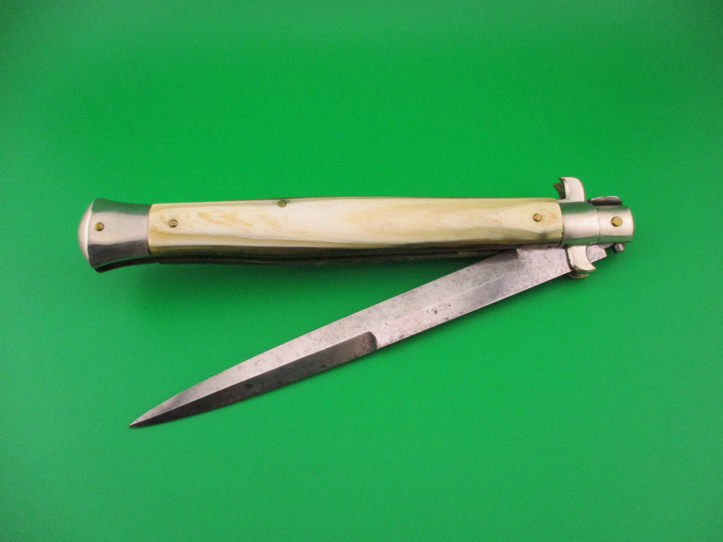 Sterile 33cm Italian Picklock Flat Guard Wasp body 1940s vintage automatic knife