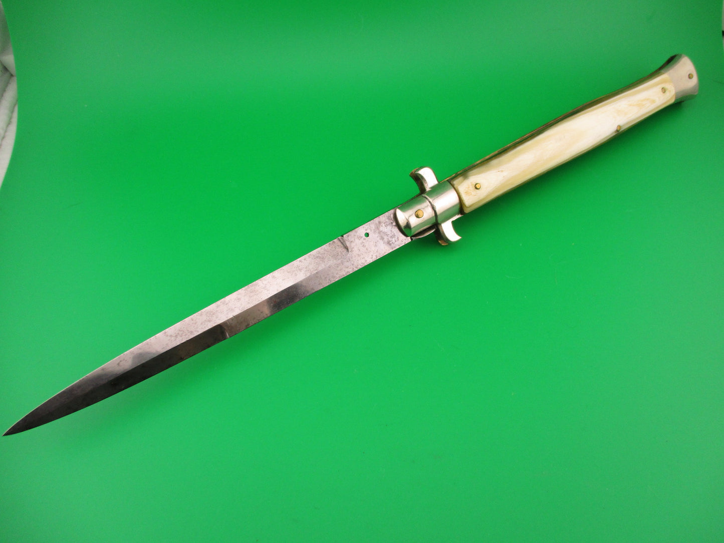 Sterile 33cm Italian Picklock Flat Guard Wasp body 1940s vintage automatic knife