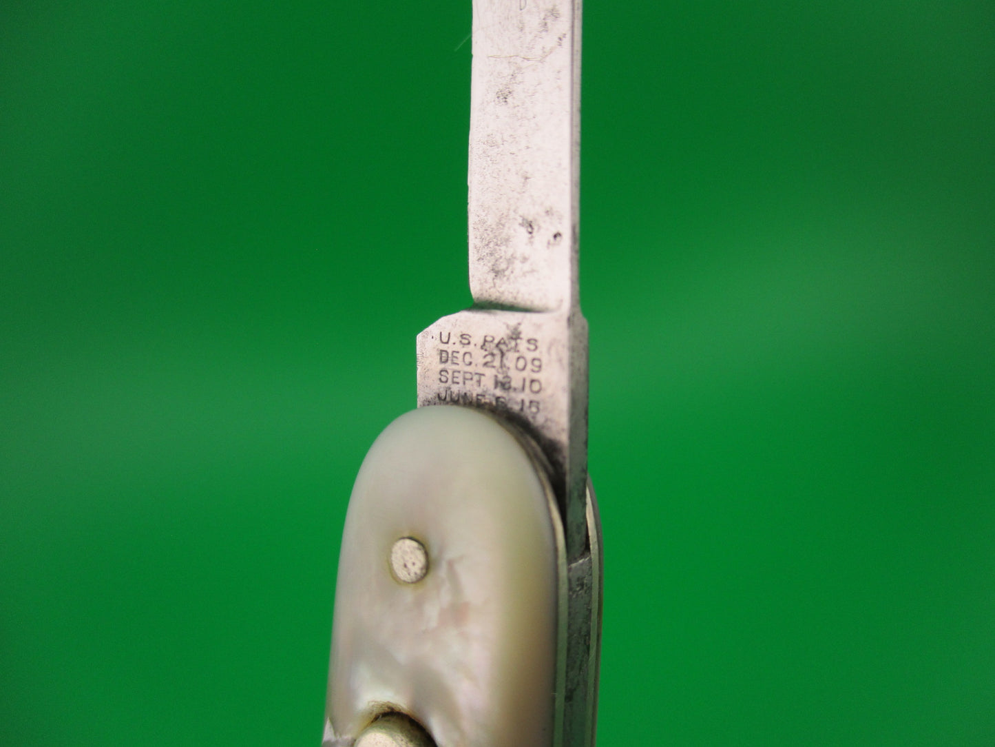 SHAPLEIGH HDW CO DE B19 Medium double MOP switchblade knife w etch